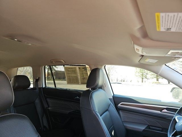 Used 2023 Volkswagen Atlas SE w/ Black Wheel Package image 13