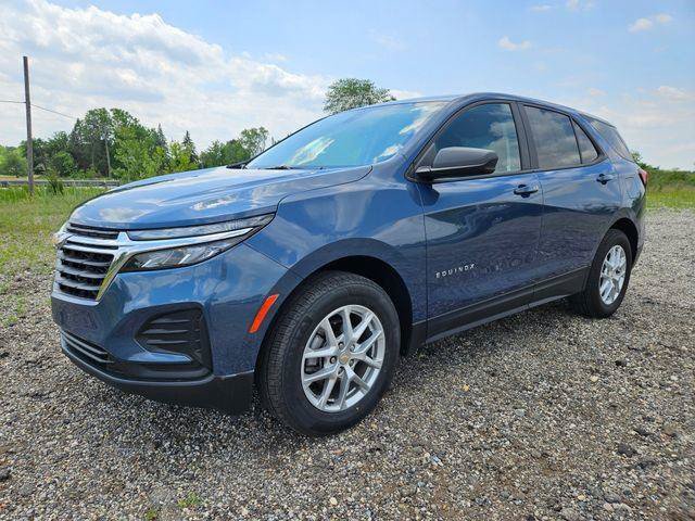 Used 2024 Chevrolet Equinox LS w/ LS Convenience Package AWD/4WD image 3