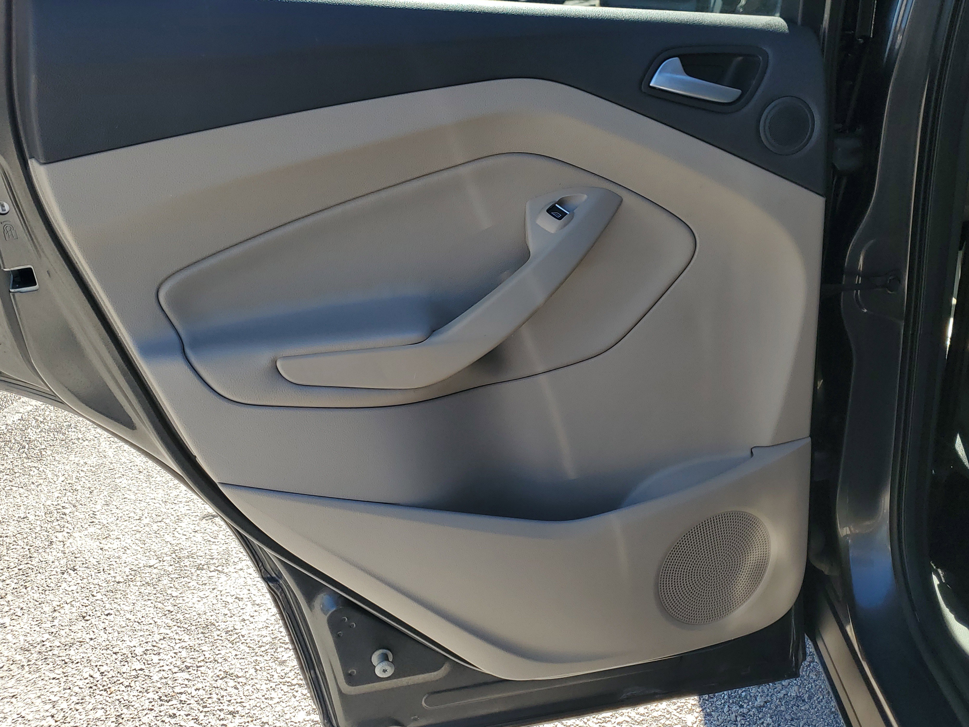 Used 2019 Ford Escape Titanium image 11