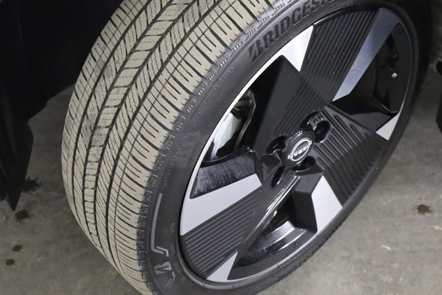 Used 2025 Nissan Kicks SR FWD image 36