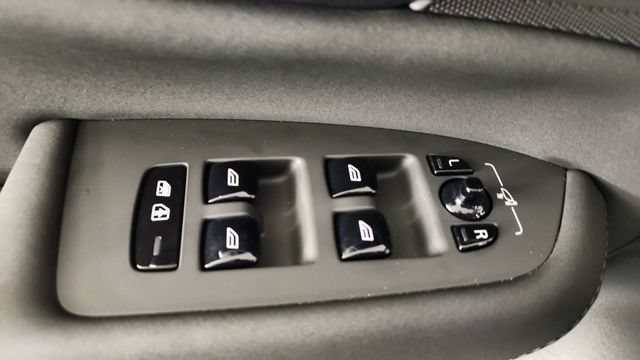 New 2026 Volvo XC90 B6 Core AWD/4WD image 10