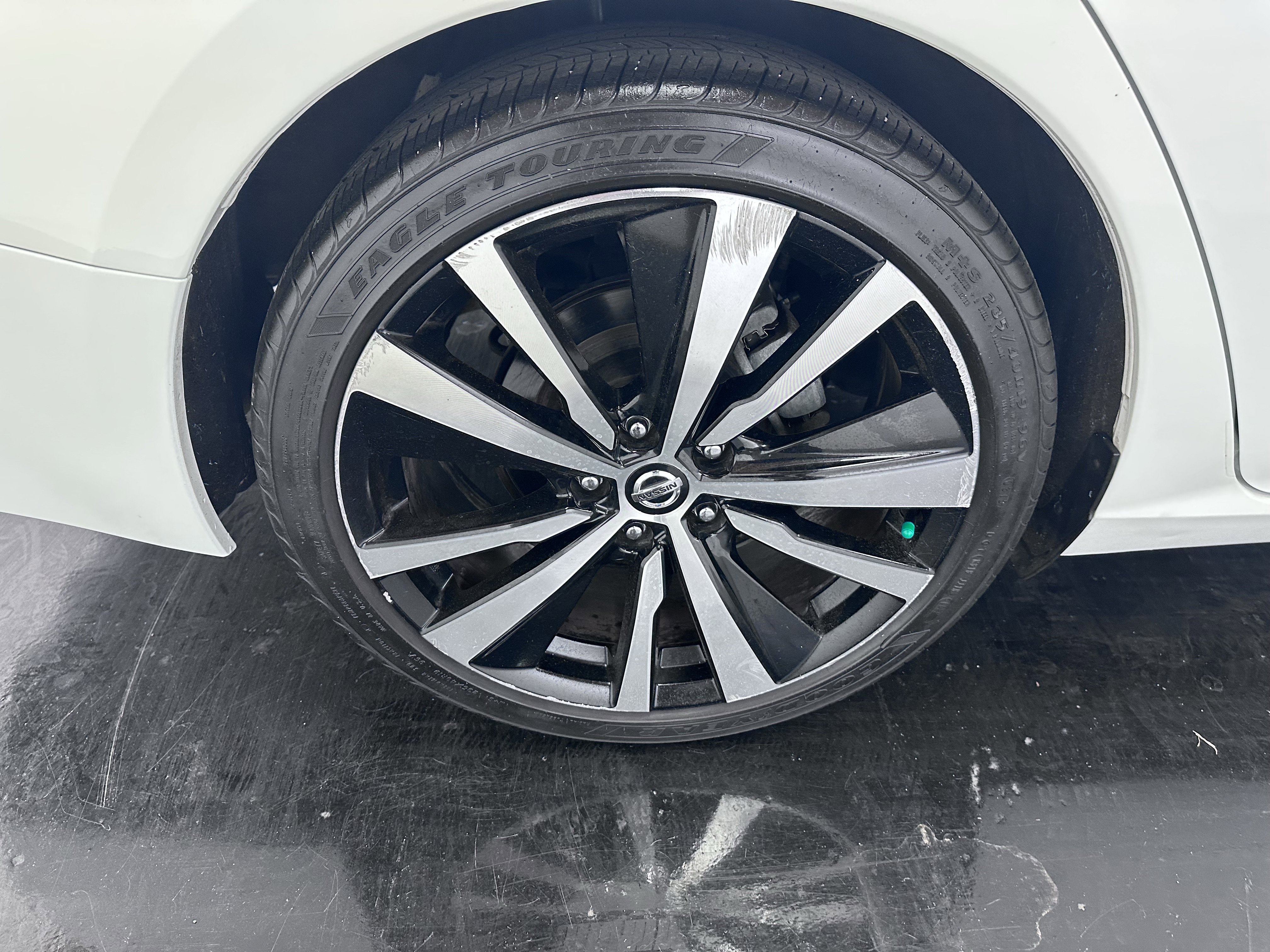 Used 2019 Nissan Altima 2.5 SR FWD image 18