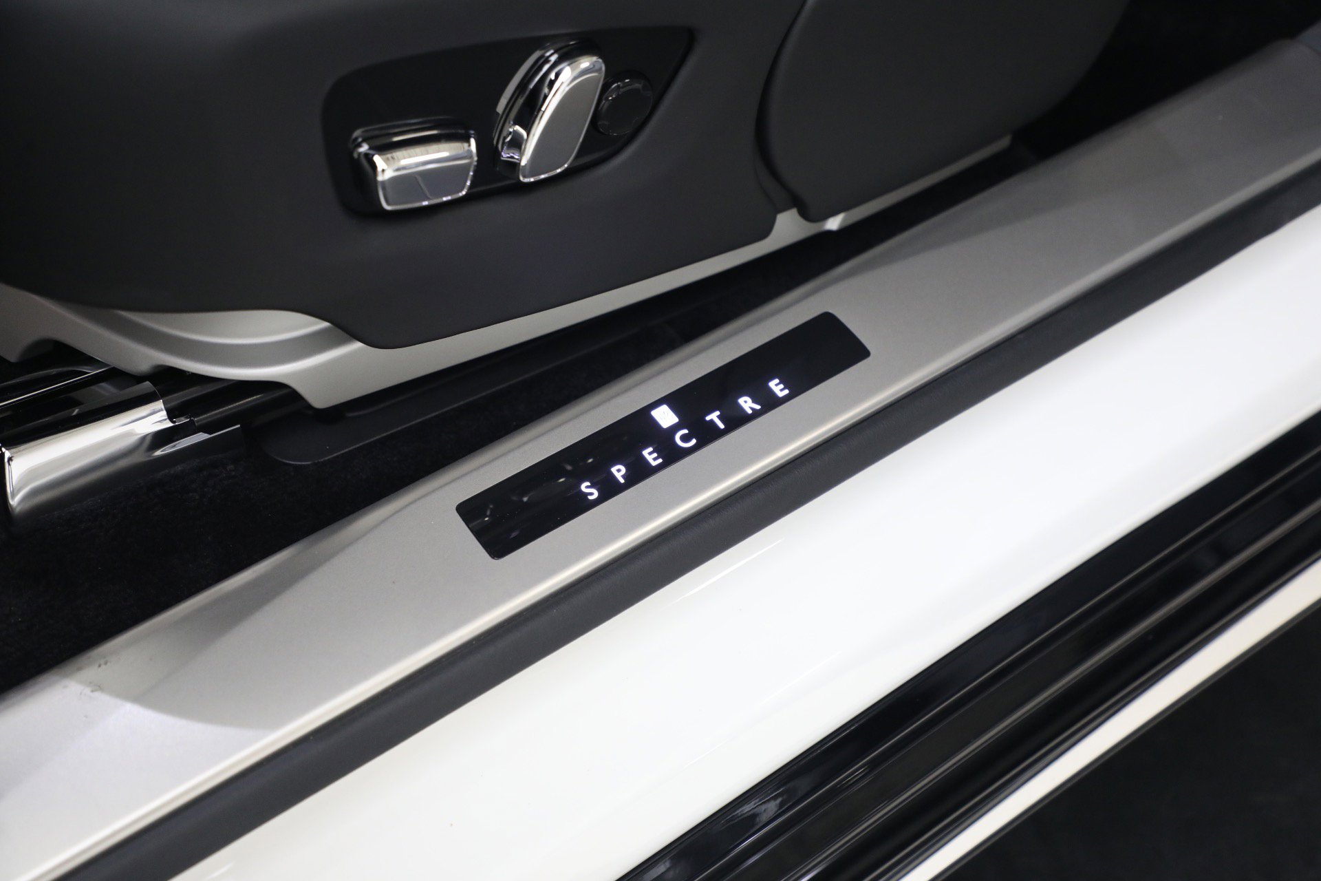 Certified 2026 Rolls-Royce Spectre AWD/4WD image 30
