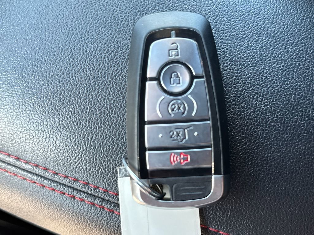 Used 2024 Ford Escape ST-Line w/ Tech Pack #1 AWD/4WD image 35
