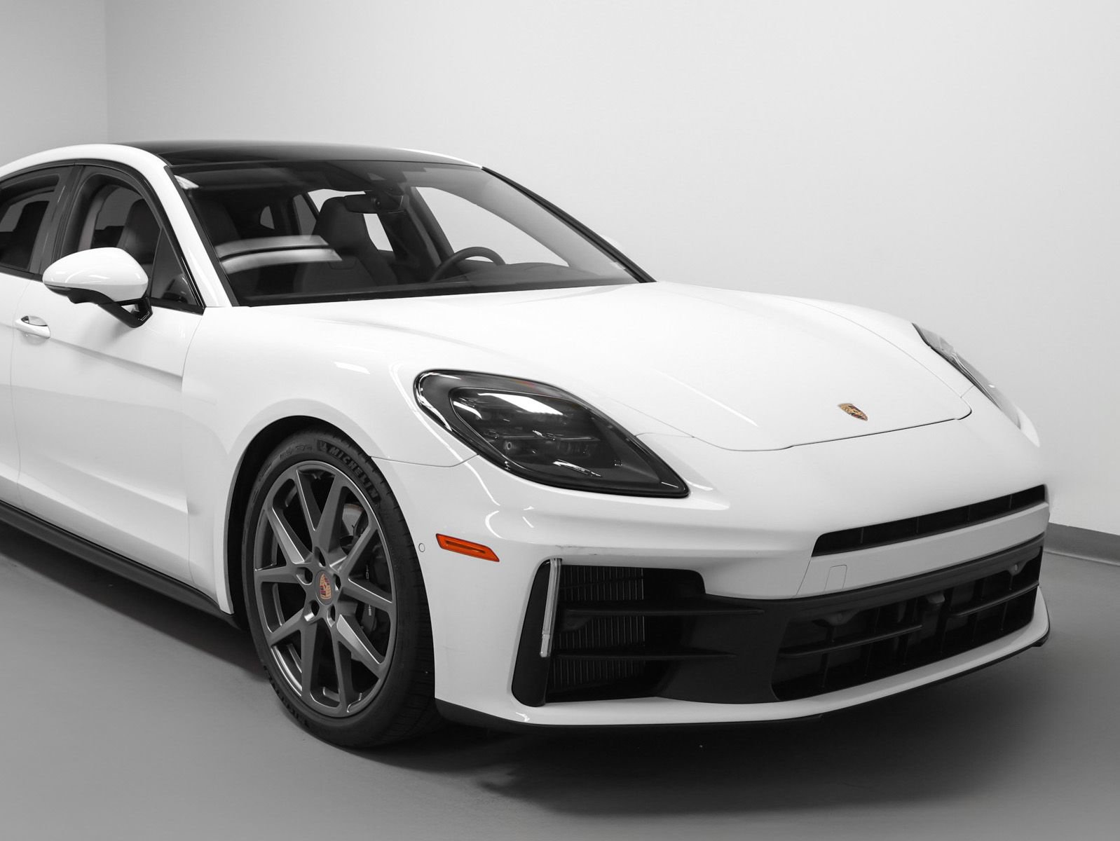 Certified 2025 Porsche Panamera 4 AWD/4WD image 9