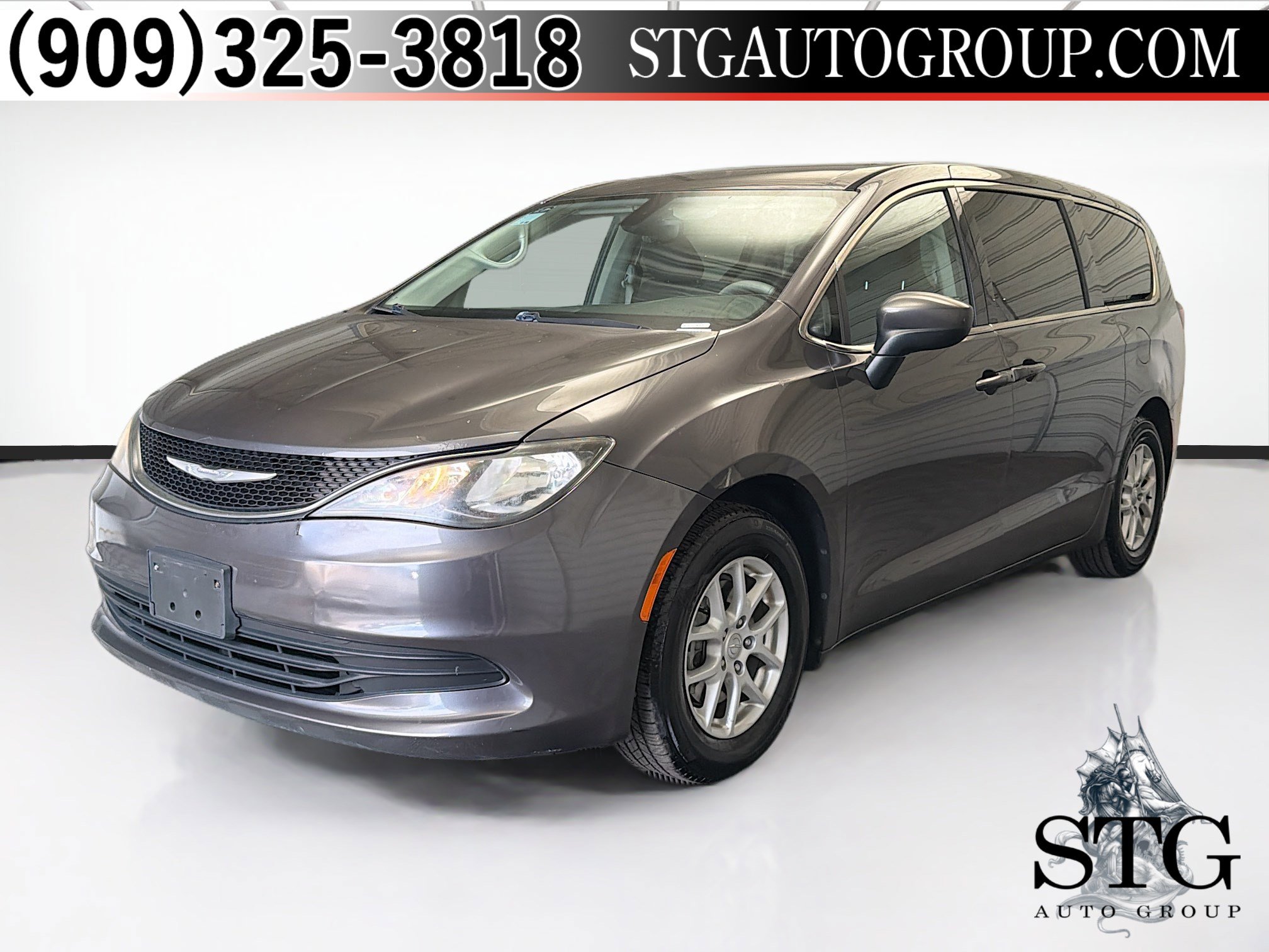 Used 2017 Chrysler Pacifica Touring image 1