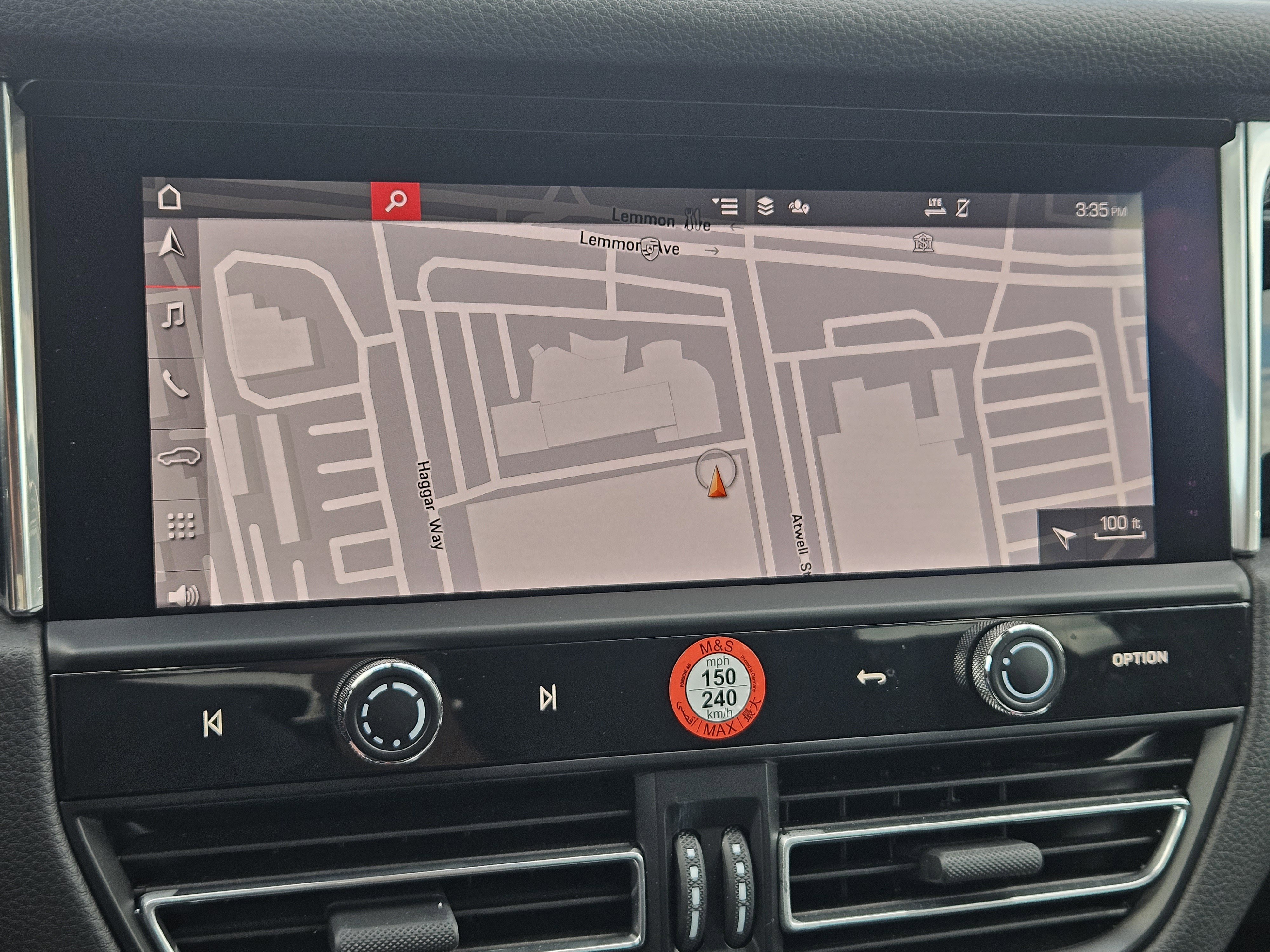 Certified 2025 Porsche Macan image 17