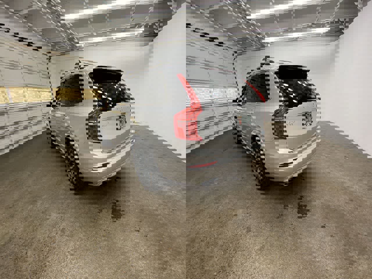 Used 2018 Volvo XC90 T6 Momentum w/ Convenience Package image 4