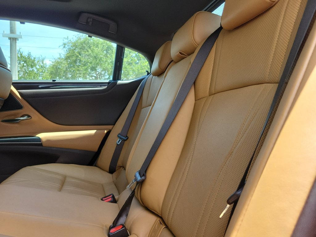 Used 2021 Lexus ES 350 Ultra Luxury FWD image 17