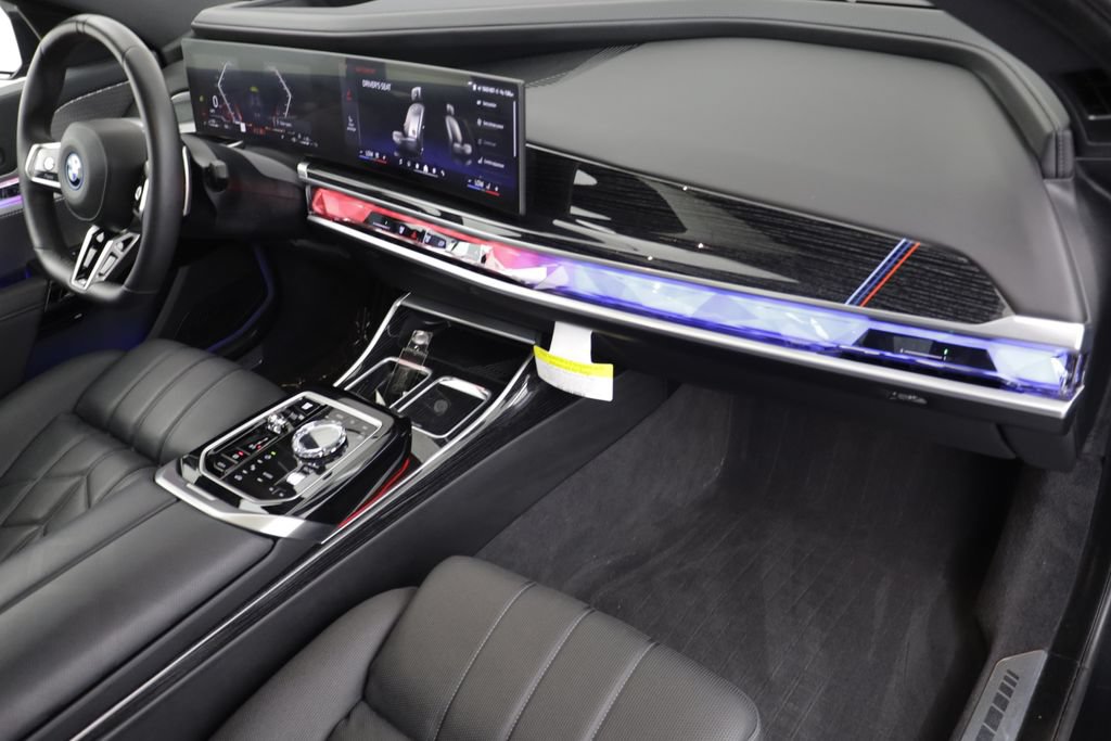 Used 2026 BMW 750e xDrive w/ Premium Package AWD/4WD image 21