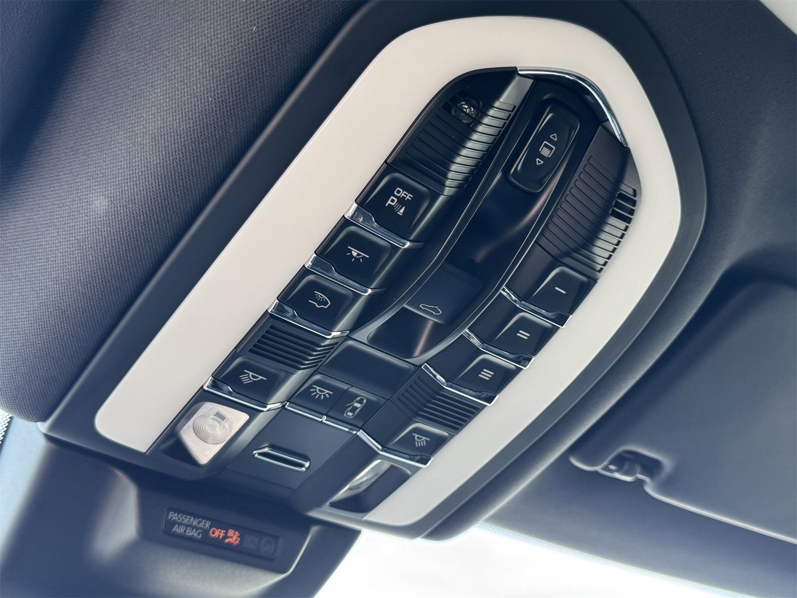 Certified 2024 Porsche Macan S image 24