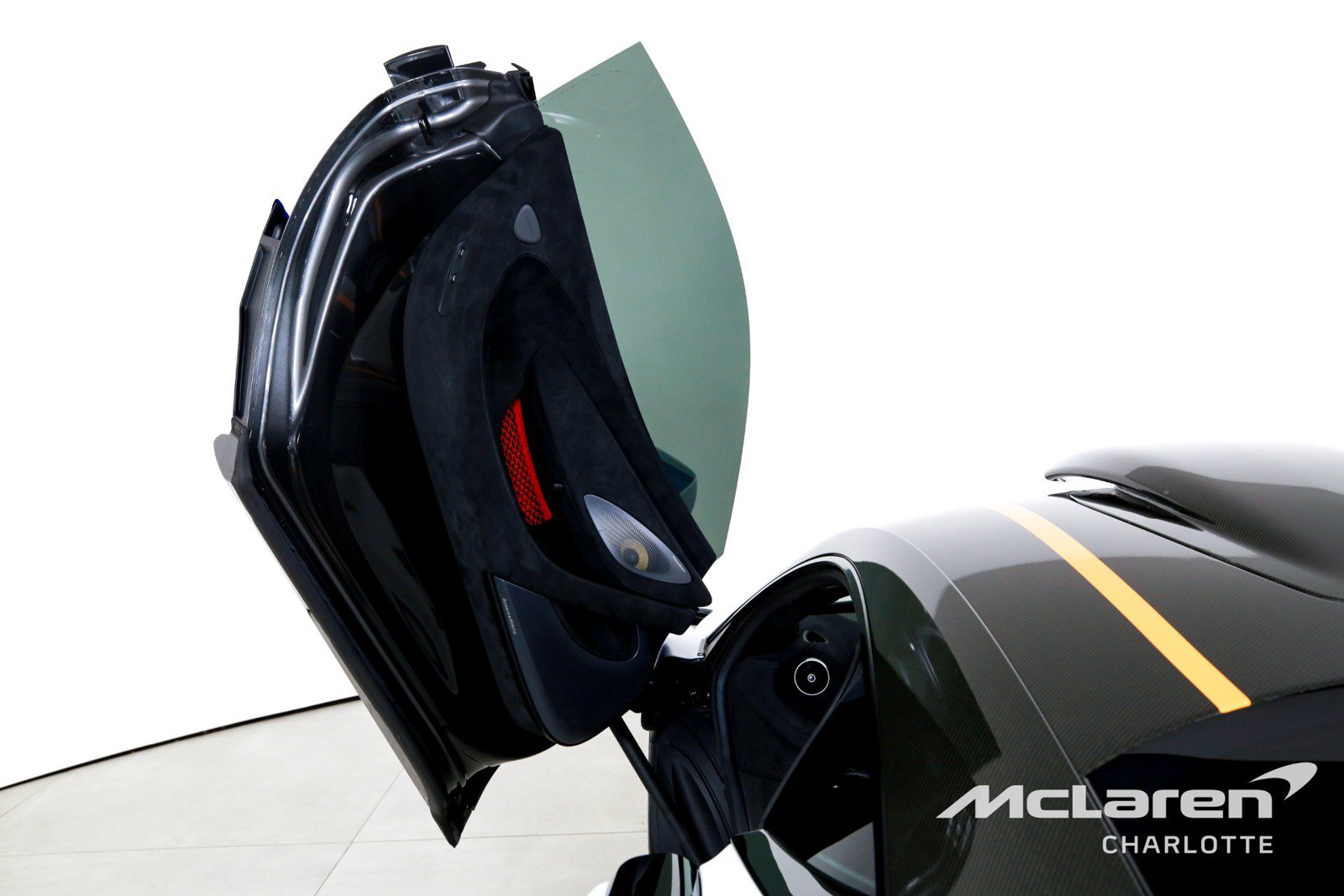 Used 2020 McLaren 620R RWD image 11