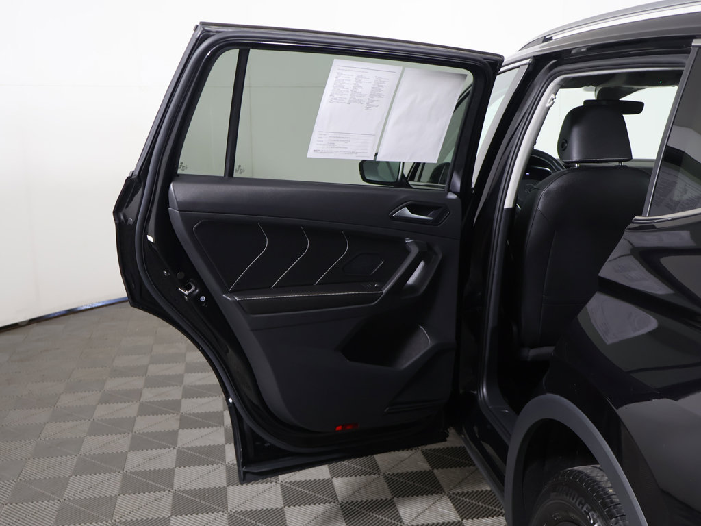 Used 2023 Volkswagen Tiguan SE AWD/4WD image 19
