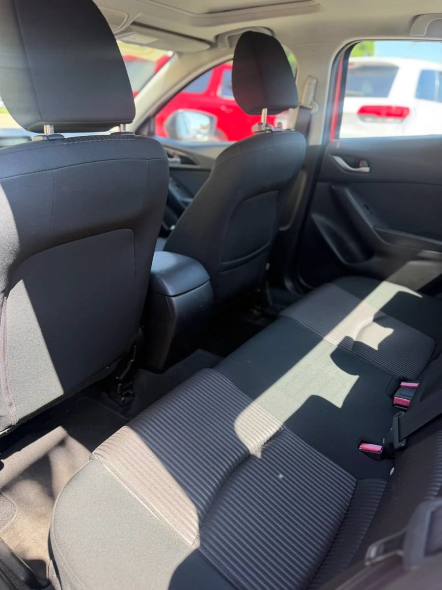 Used 2014 MAZDA MAZDA3 i Touring w/ Moonroof Package 1 FWD image 9