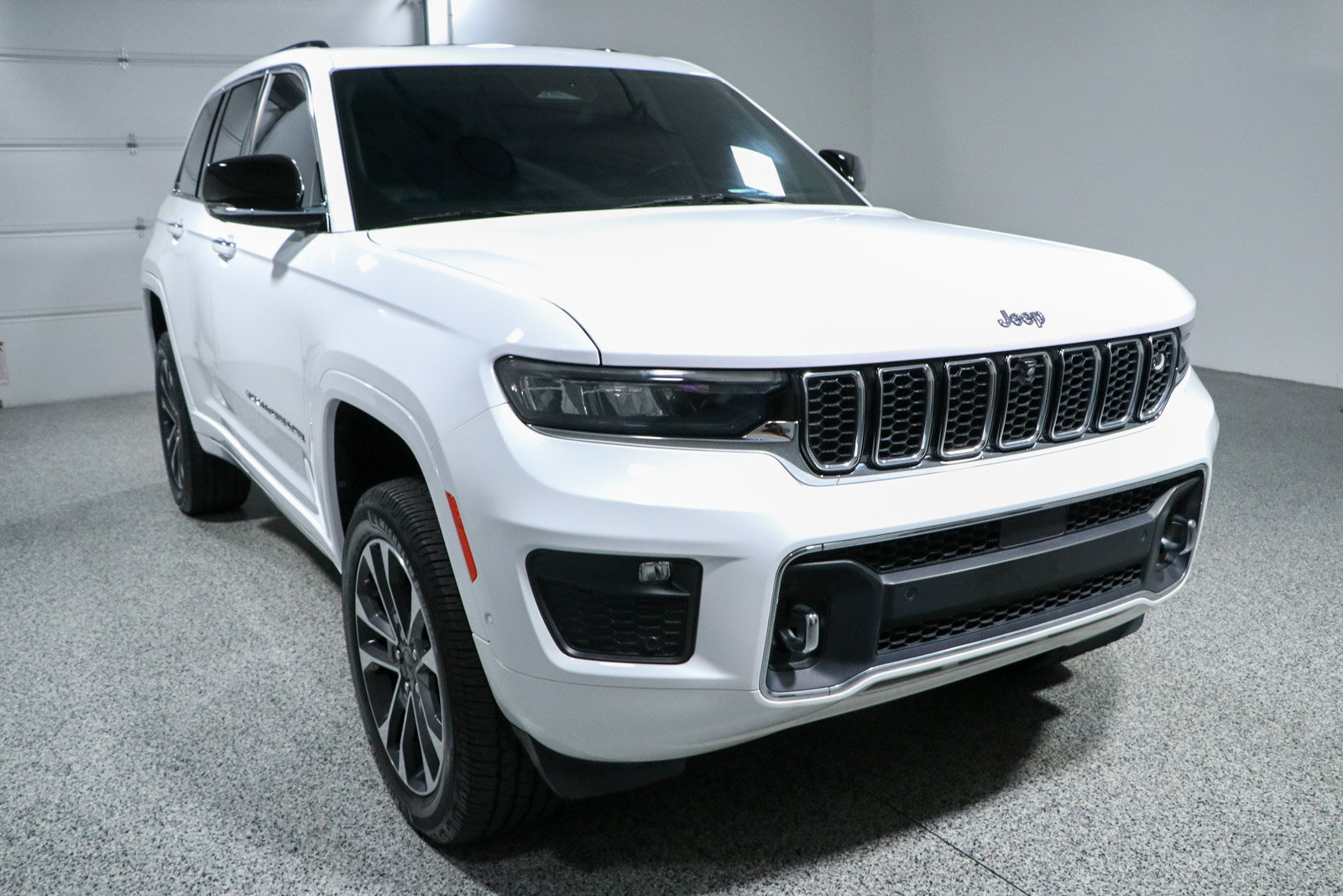Used 2022 Jeep Grand Cherokee Overland w/ Adv Protech Group III AWD/4WD image 5