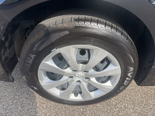 Used 2025 Toyota Corolla LE FWD image 14