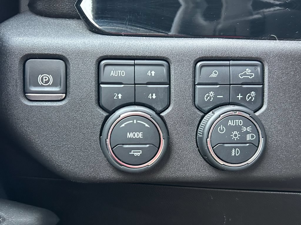 Used 2024 Chevrolet Silverado 1500 LTZ AWD/4WD image 28
