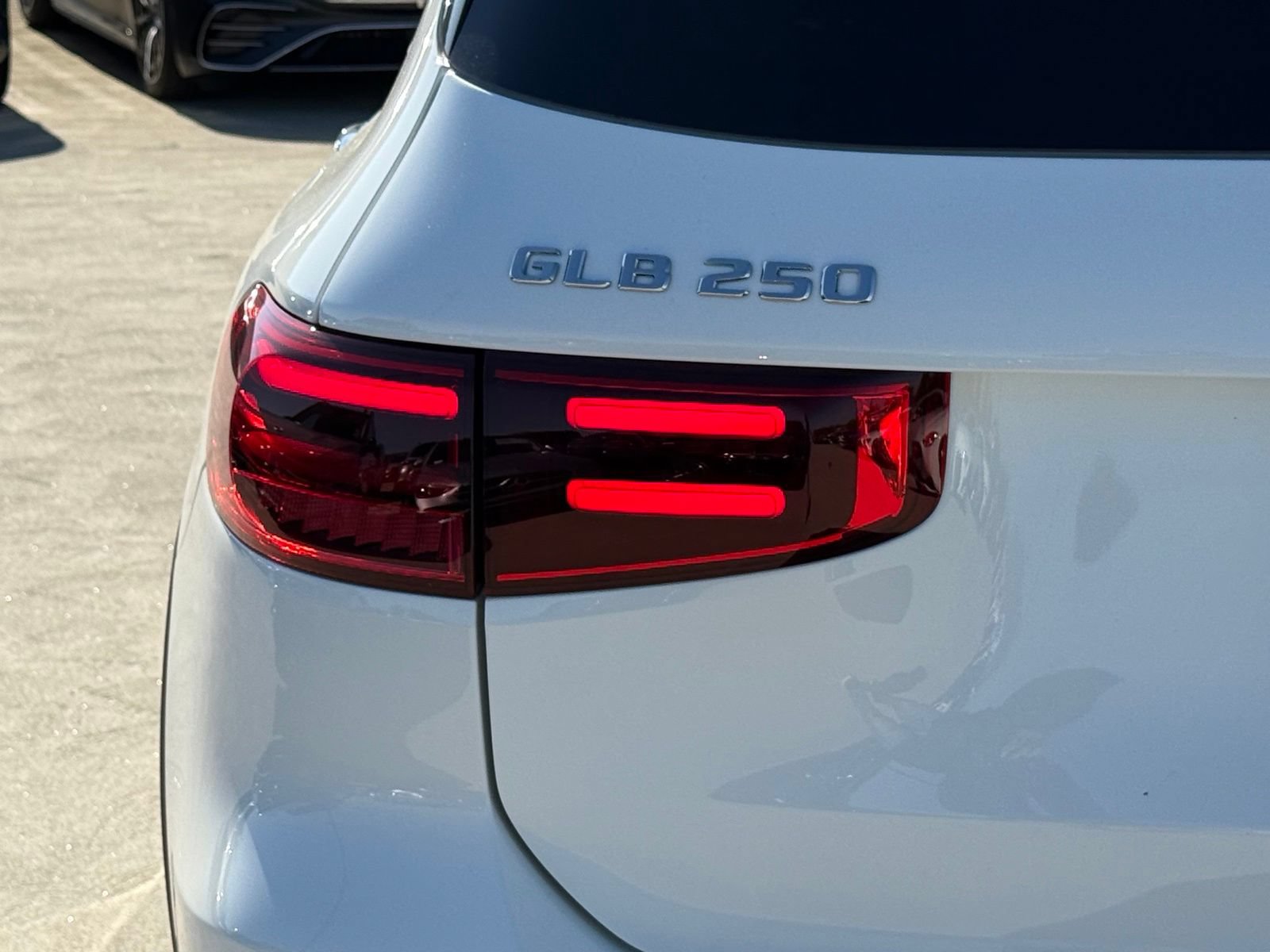 New 2026 Mercedes-Benz GLB 250 4MATIC image 9
