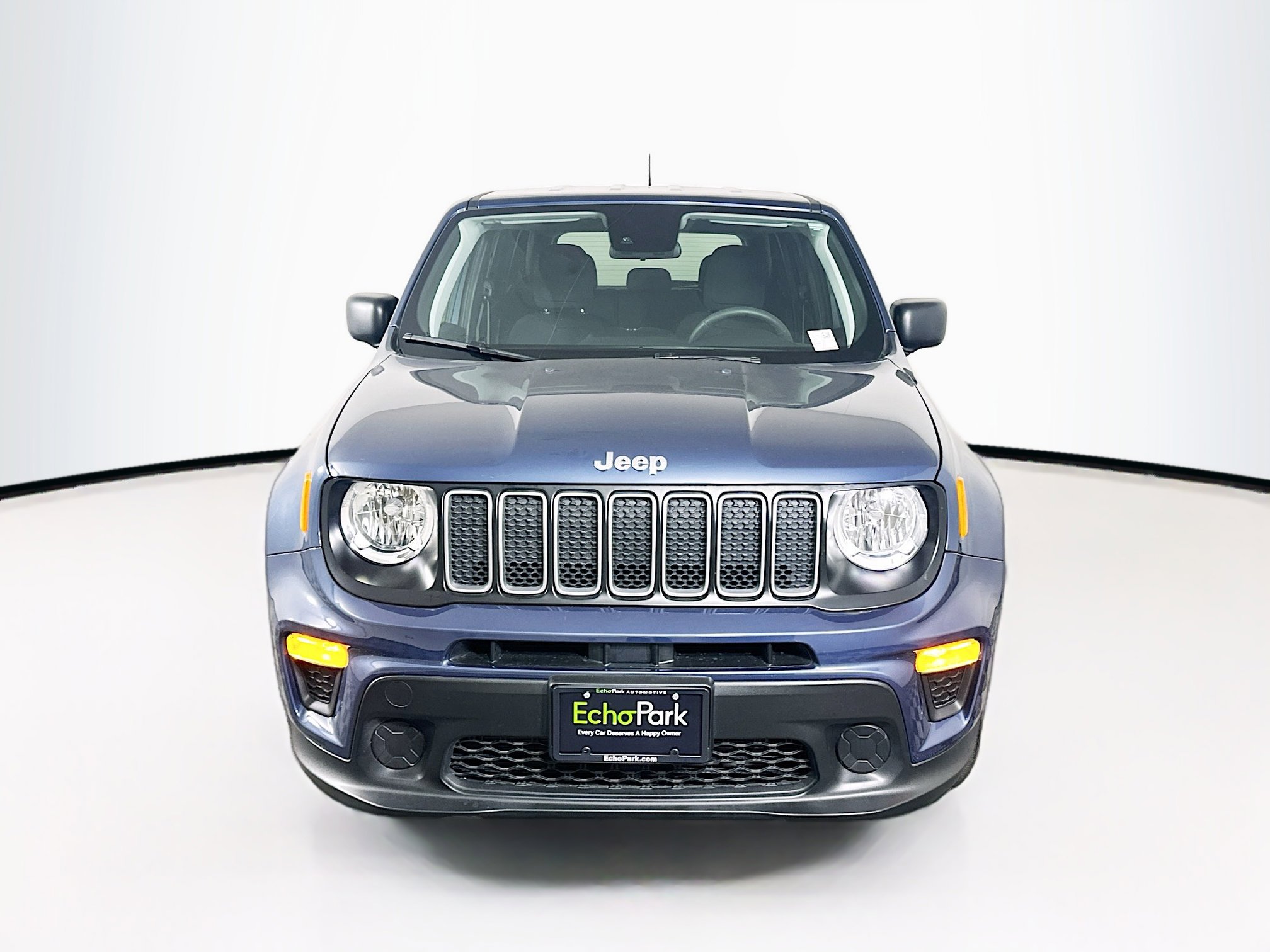 Used 2023 Jeep Renegade Latitude image 2