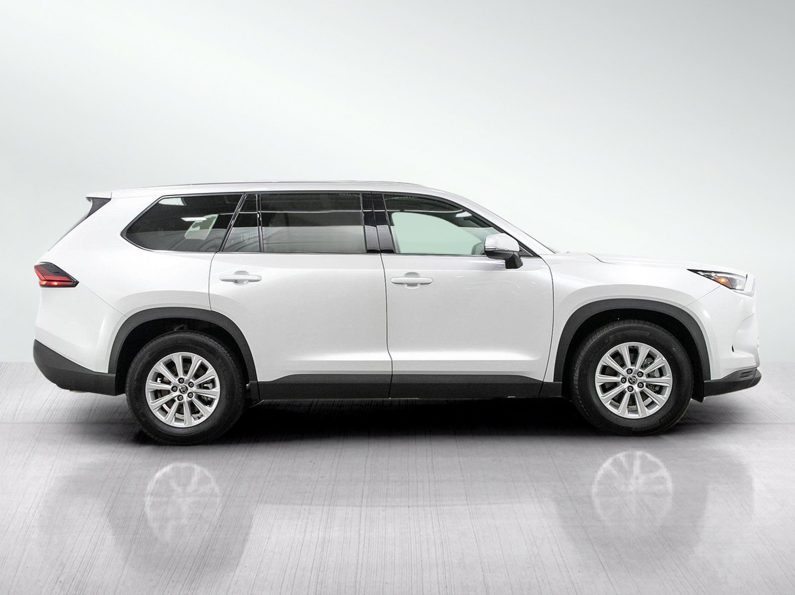 Used 2025 Toyota Grand Highlander AWD image 6