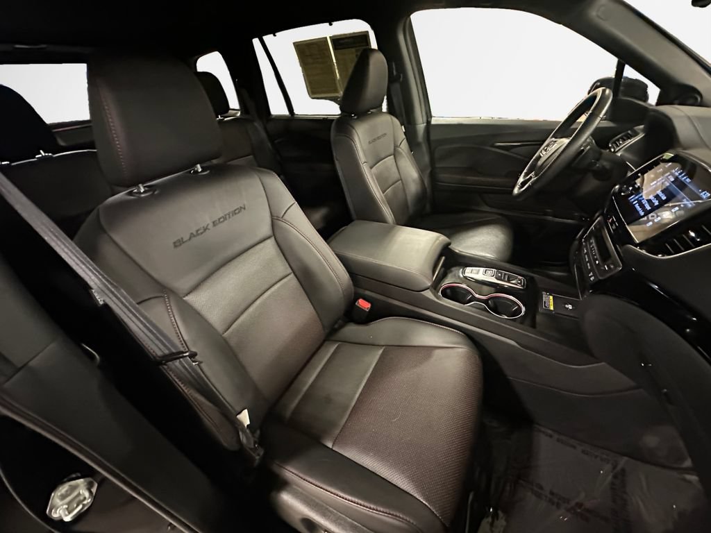 Used 2025 Honda Passport Black Edition image 27