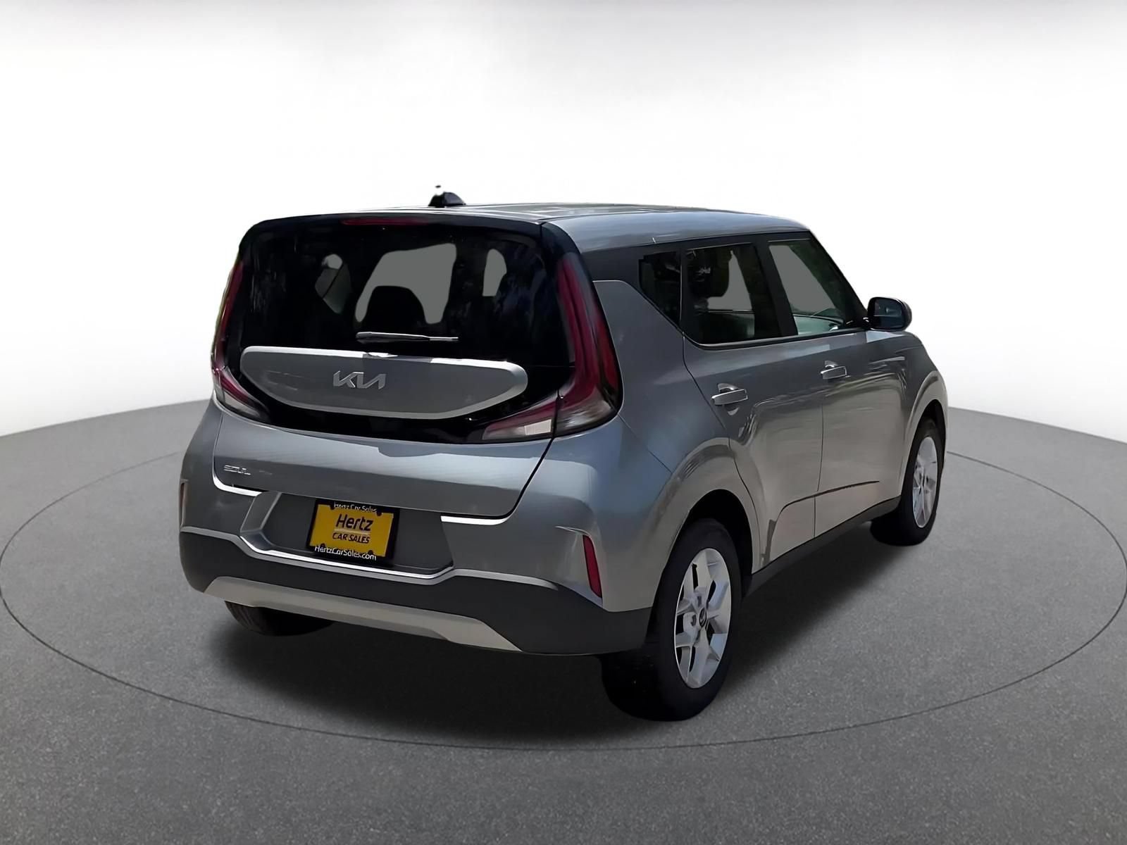 Used 2025 Kia Soul LX w/ LX Technology Package FWD image 13