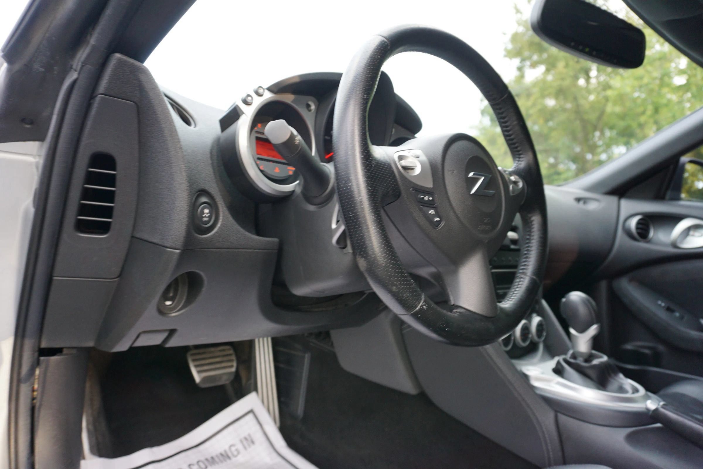 Used 2014 Nissan 370Z Touring RWD image 24