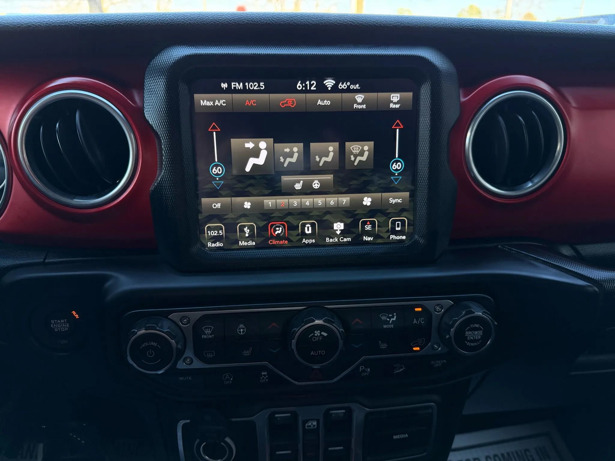 Used 2018 Jeep Wrangler Unlimited Rubicon image 29