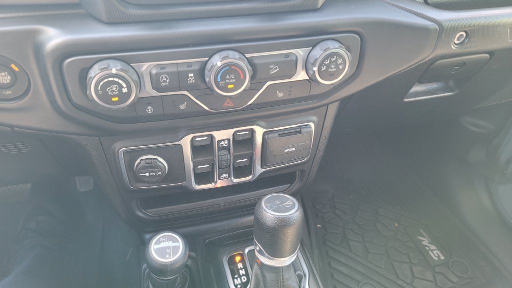 Used 2019 Jeep Wrangler Unlimited Sport S AWD/4WD image 22