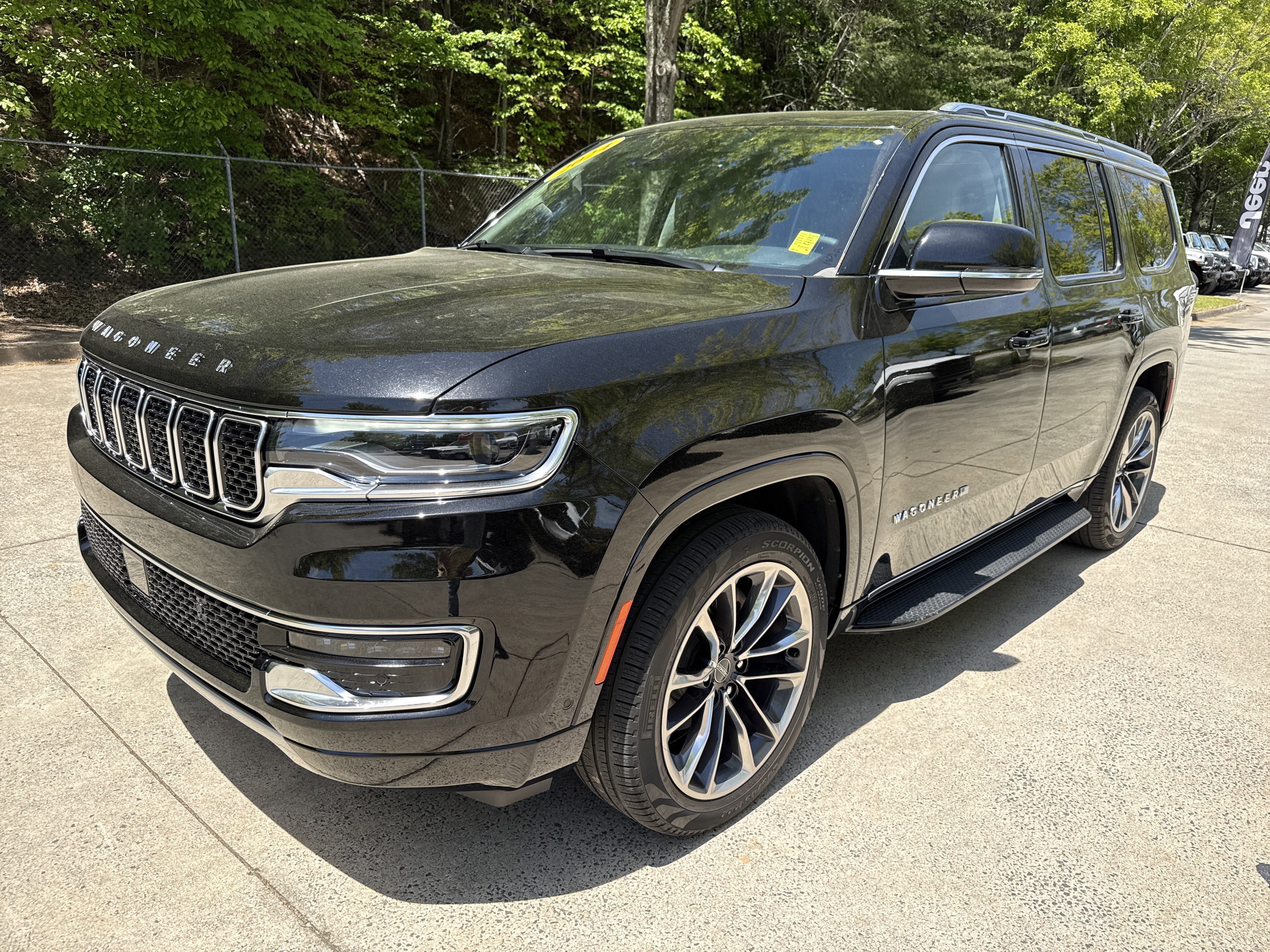Used 2024 Jeep Wagoneer Series II w/ Premium Group I RWD image 3