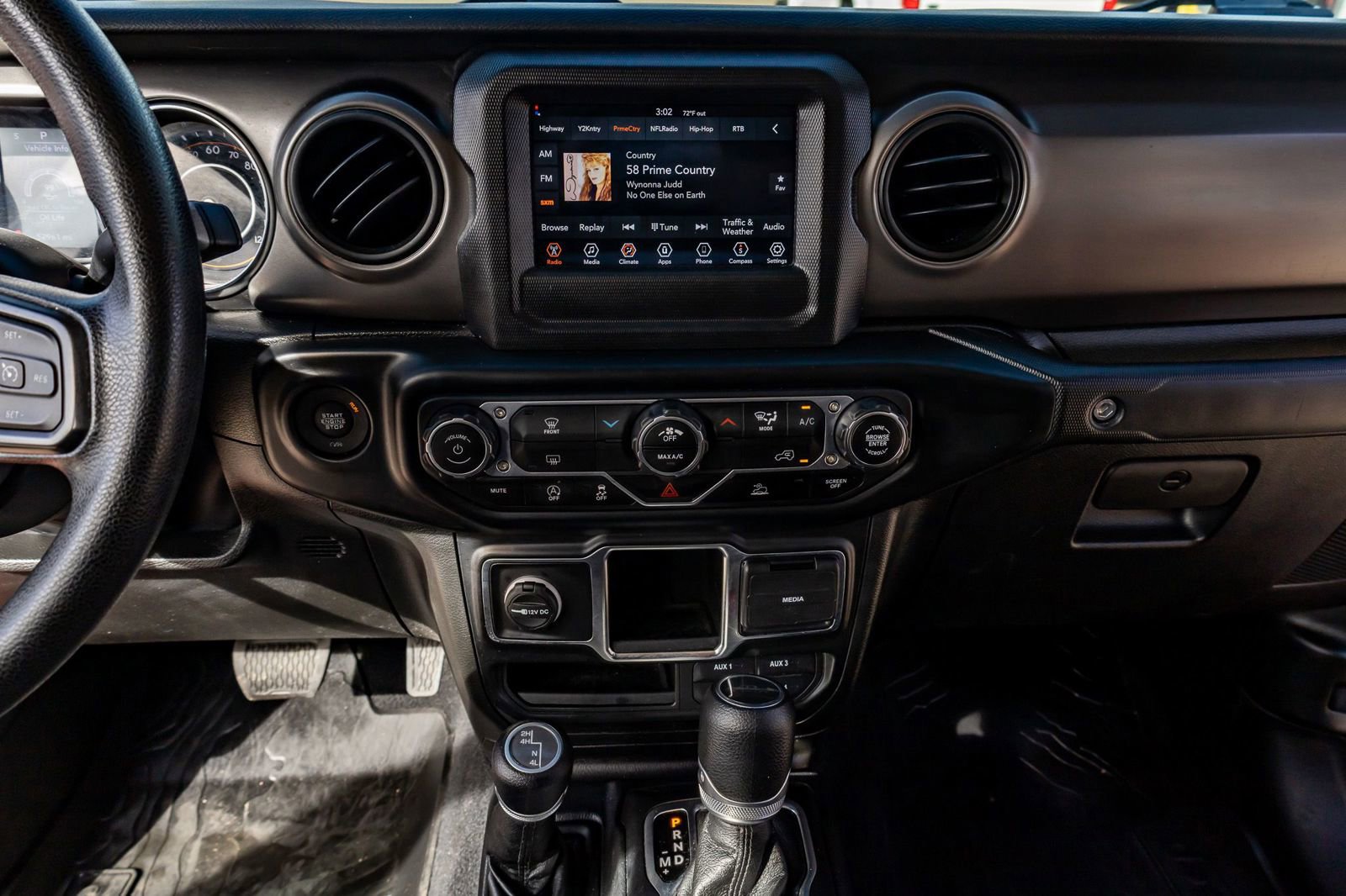 Used 2022 Jeep Gladiator Sport image 23