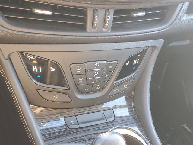 Certified 2018 Buick Envision Essence FWD image 27