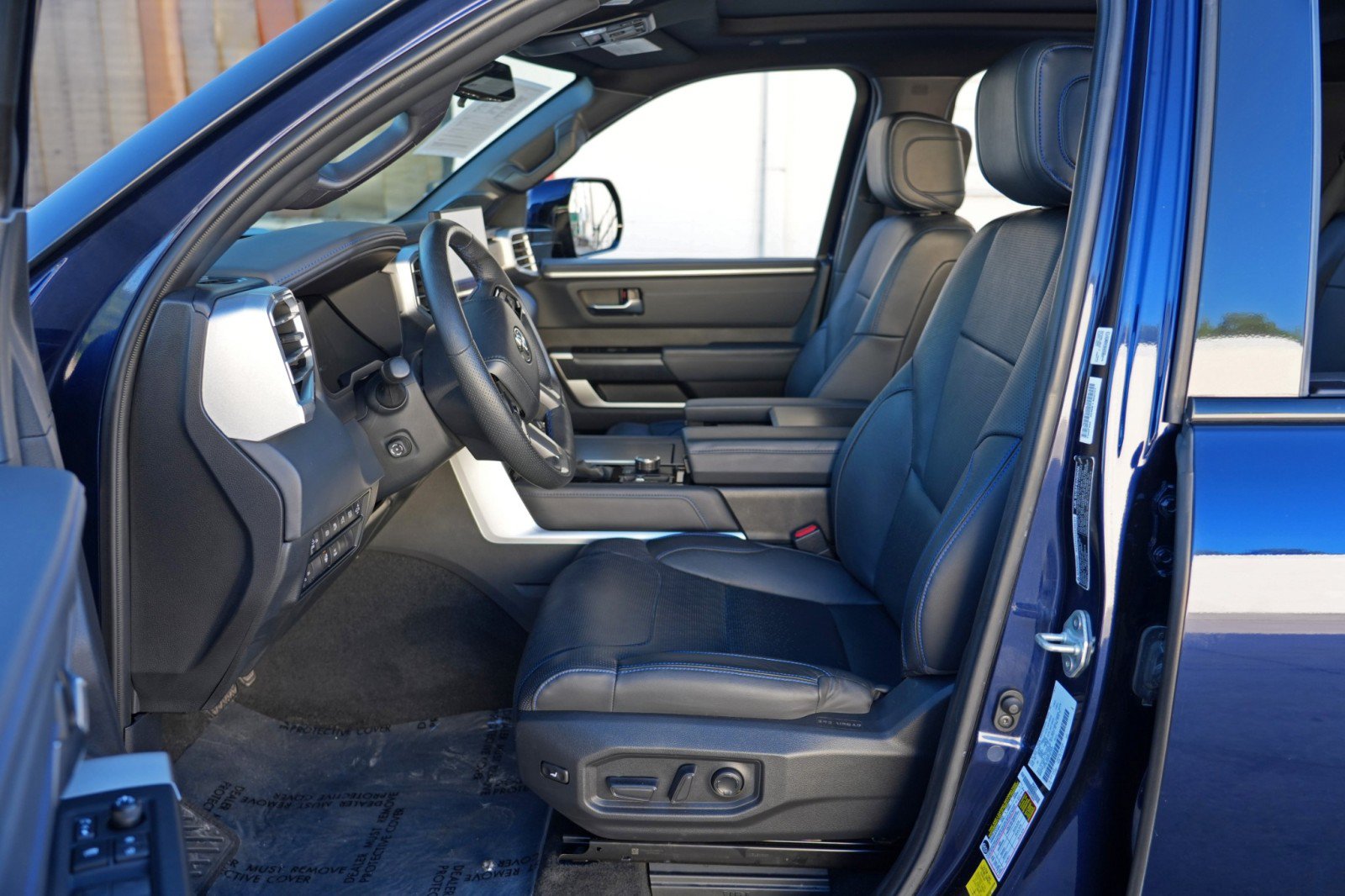 Used 2023 Toyota Tundra Platinum w/ Advanced Package AWD/4WD image 17