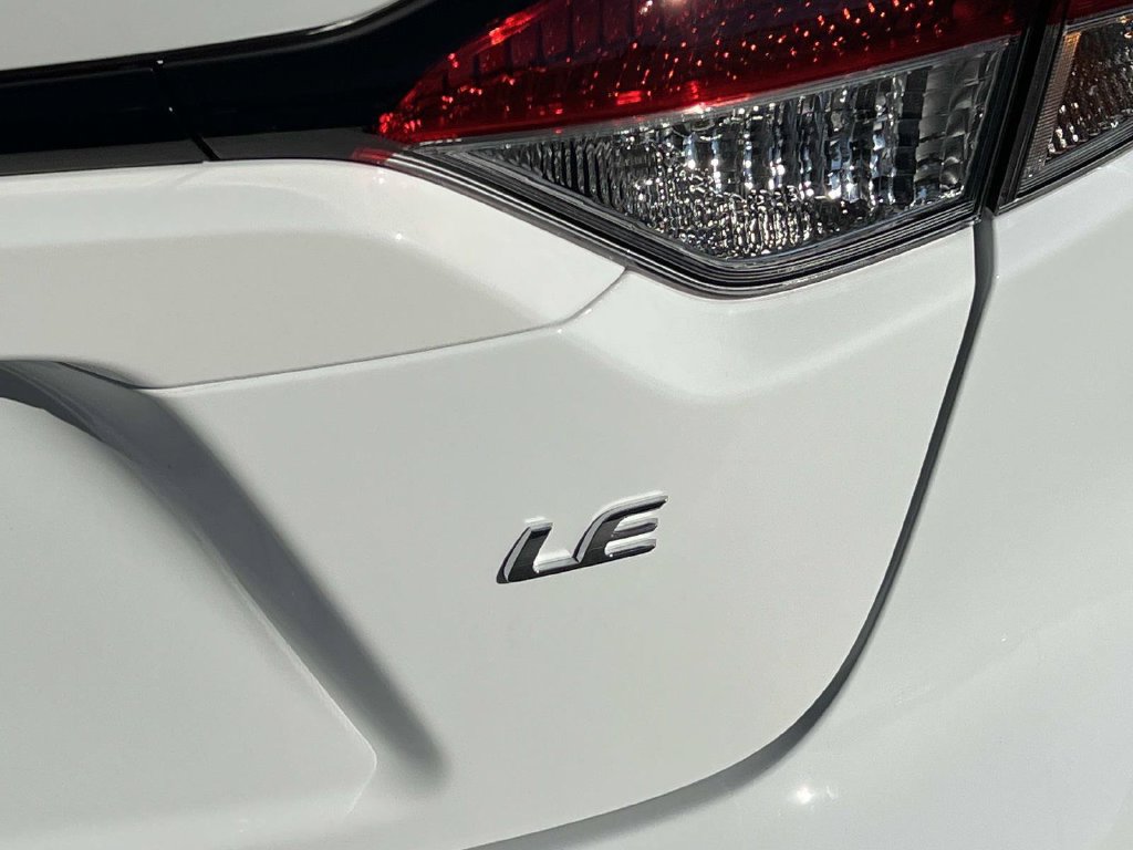 Used 2026 Toyota Corolla LE w/ LE Premium Package FWD image 10