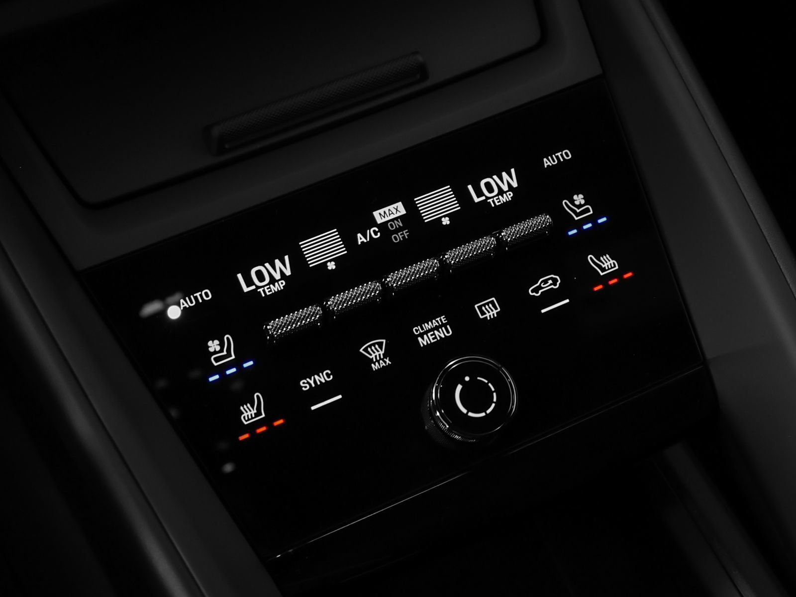 Certified 2025 Porsche Macan 4 Electric image 36