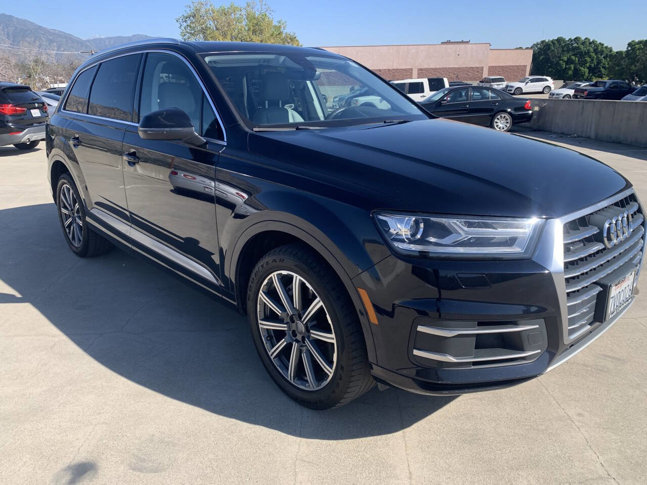 Used 2017 Audi Q7 3.0T Premium image 3