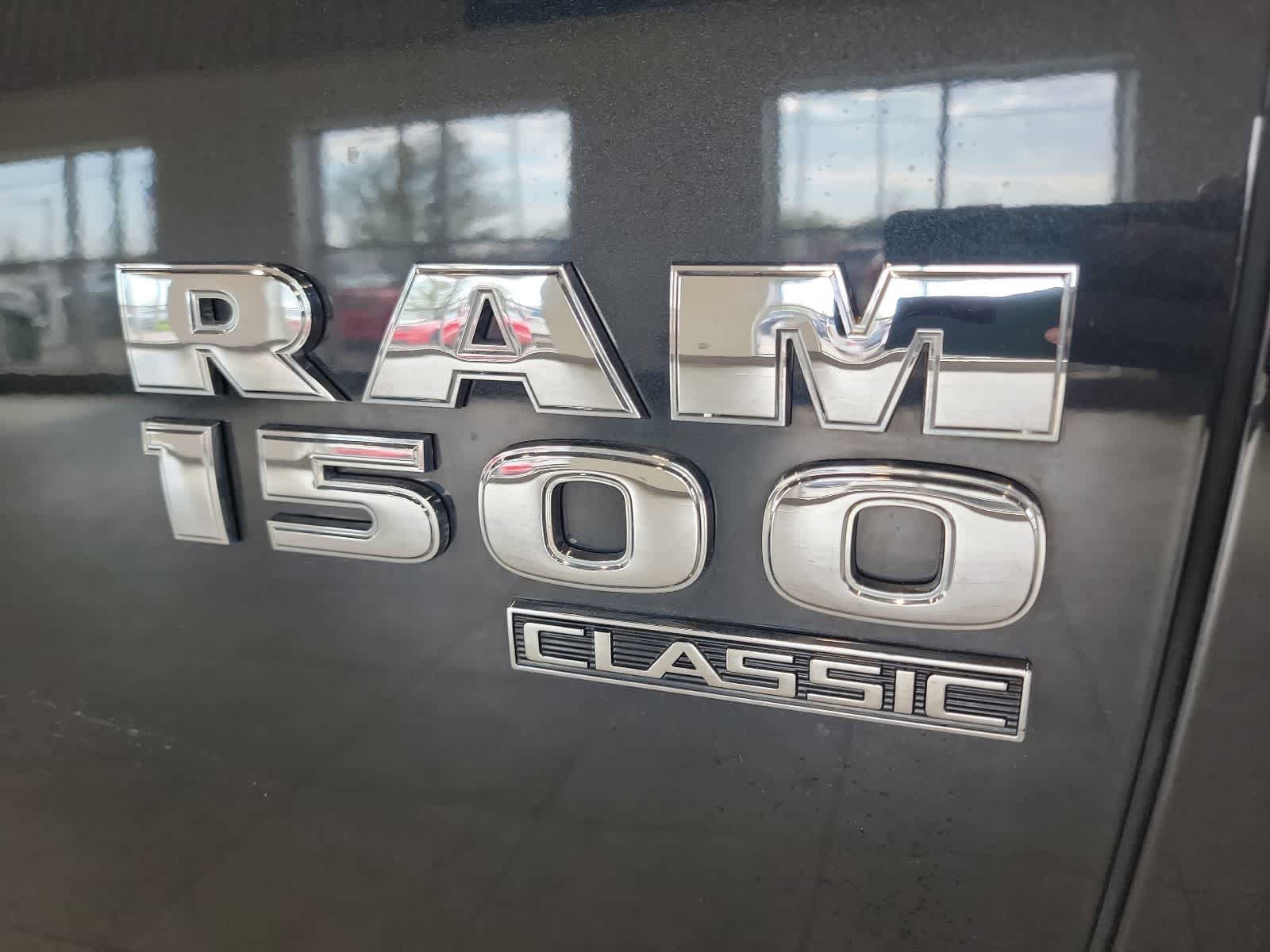 Used 2019 RAM 1500 Classic SLT AWD/4WD image 7