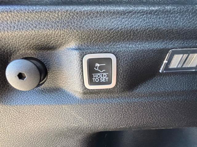 Used 2023 Jeep Grand Cherokee L Laredo AWD/4WD image 35