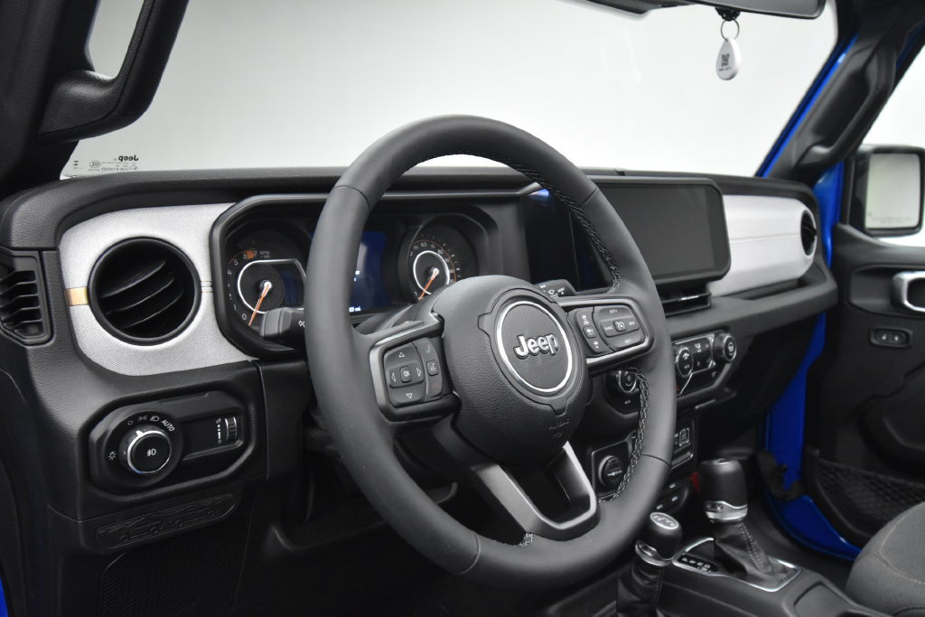 Used 2025 Jeep Wrangler Unlimited Sport AWD/4WD image 10