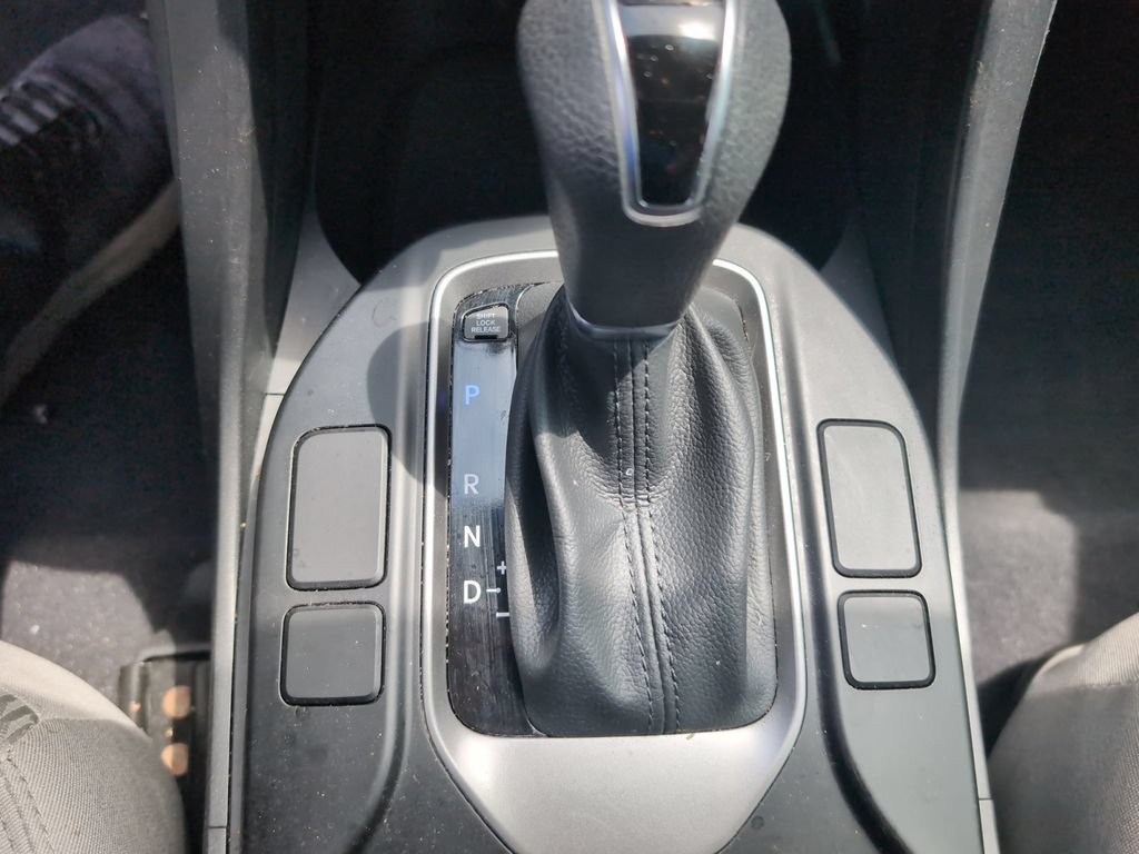 Used 2018 Hyundai Santa Fe Sport FWD image 14