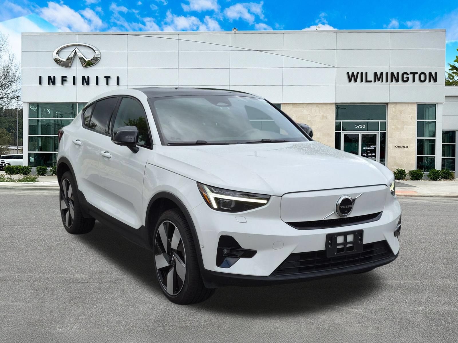 Used 2023 Volvo C40 P8 Recharge Ultimate w/ Protection Package Premier AWD/4WD image 1