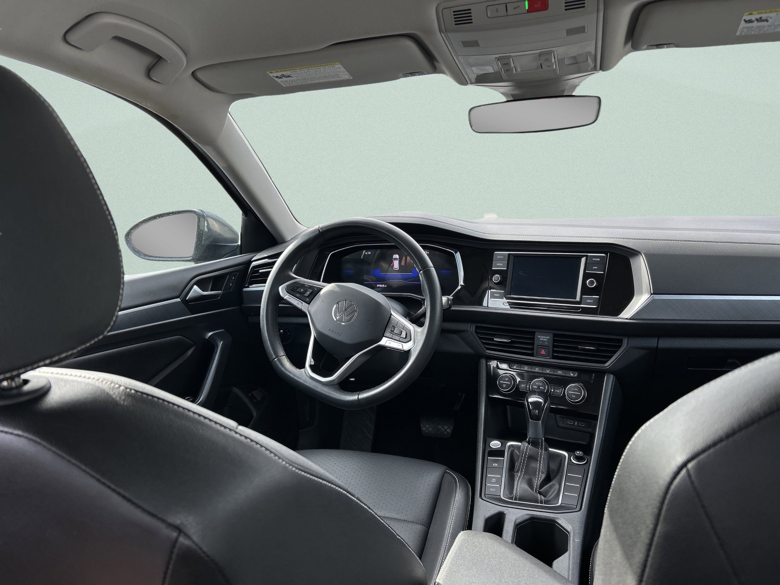 Used 2024 Volkswagen Jetta SE FWD image 17