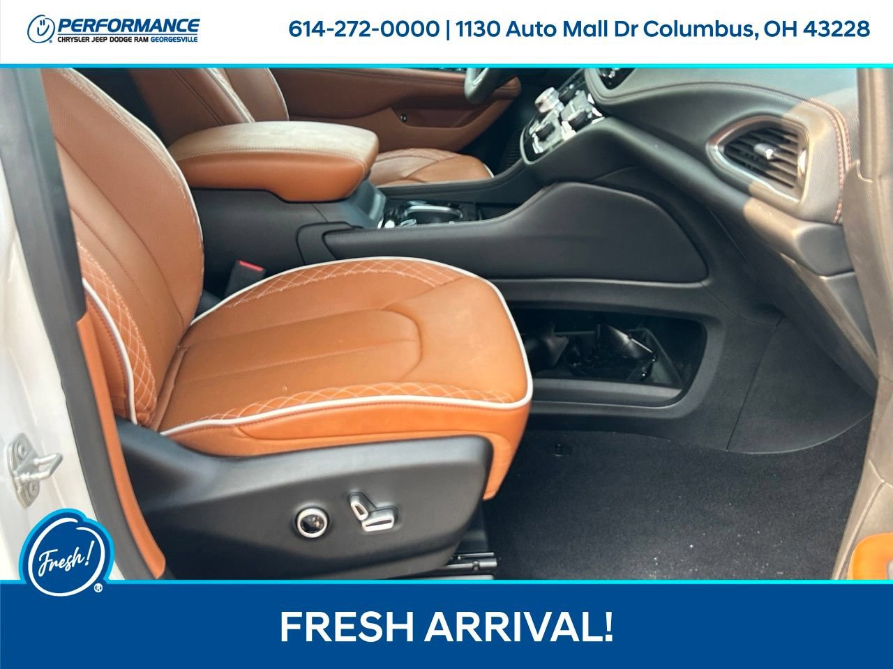 Used 2024 Chrysler Pacifica Pinnacle FWD image 15