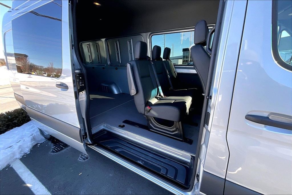 Used 2025 Mercedes-Benz Sprinter 2500 image 19