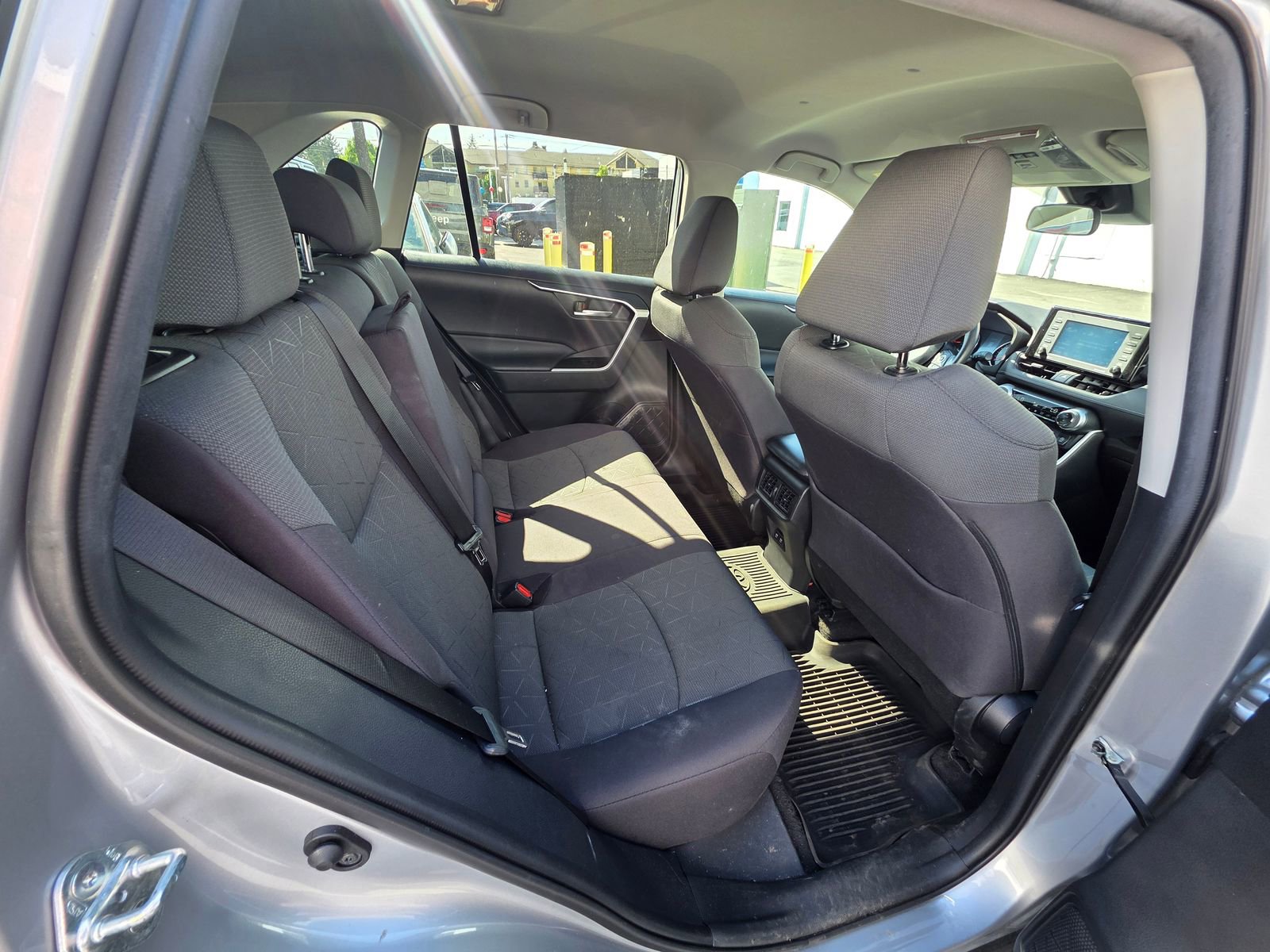Used 2021 Toyota RAV4 XLE AWD/4WD image 14