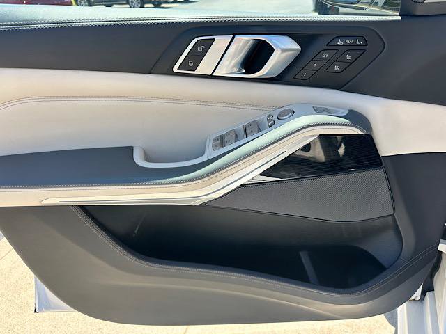 Certified 2024 BMW X7 M60i w/ Executive Package AWD/4WD image 17