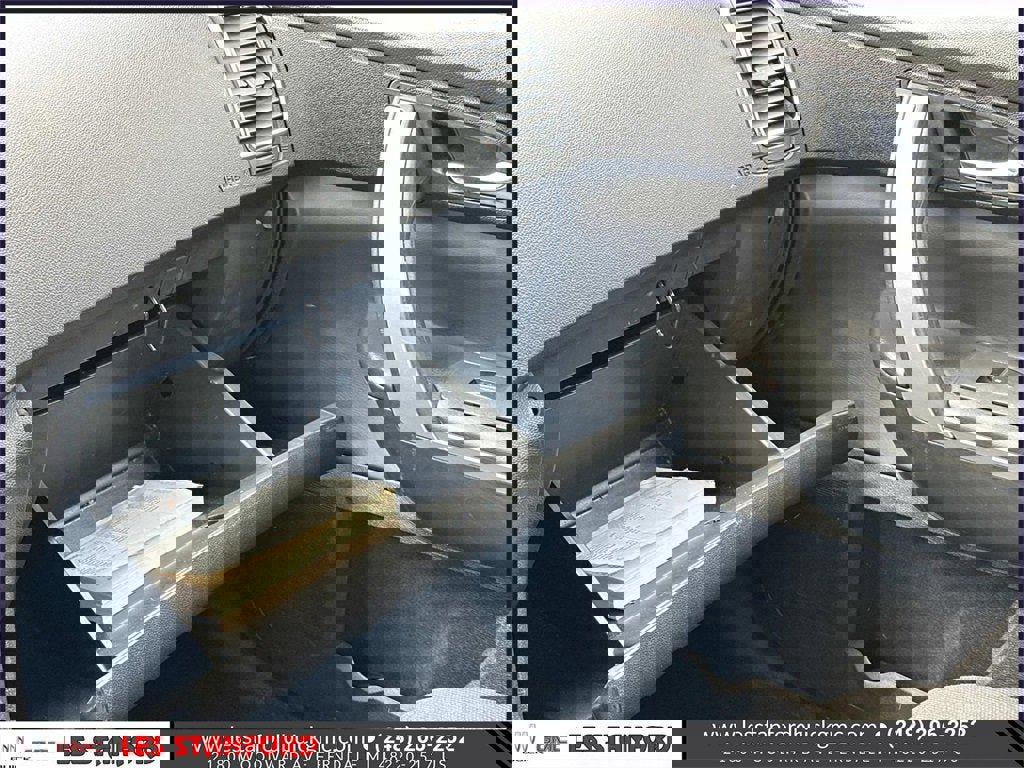 Used 2011 GMC Acadia SLE image 31