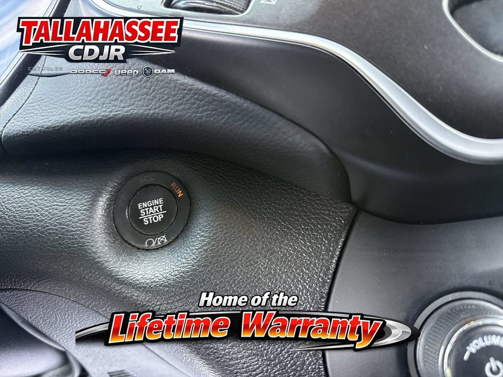 Used 2021 Jeep Cherokee Trailhawk w/ Sun, Sound & Nav Group AWD/4WD image 19