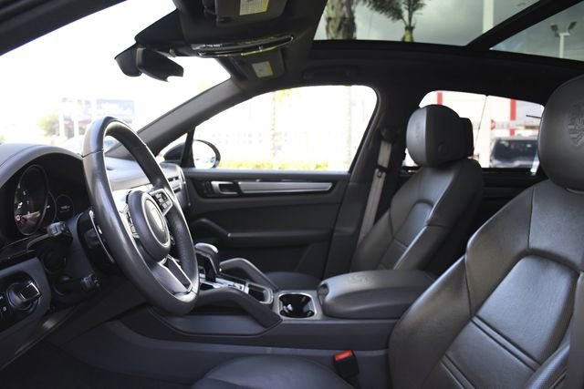 Used 2022 Porsche Cayenne Platinum Edition image 25