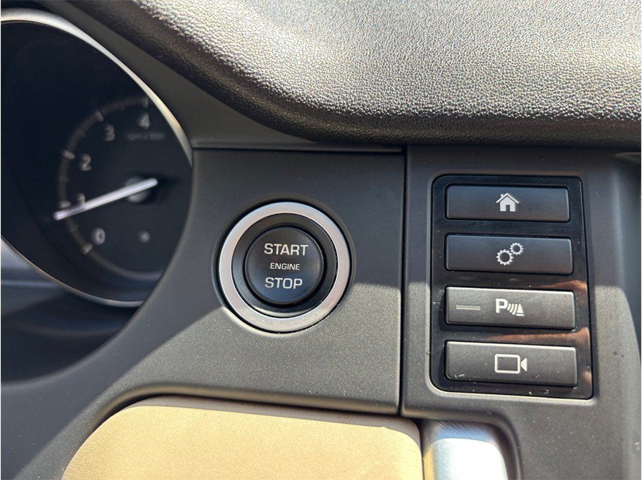 Used 2019 Land Rover Discovery Sport HSE AWD/4WD image 30